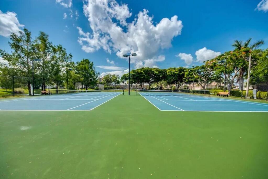 Luxury At Cape Harbour Marina, Water Views! Cape Coral