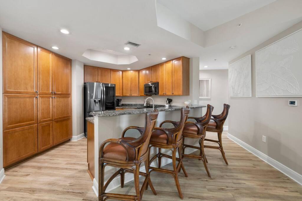 Luxury At Cape Harbour Marina, Water Views! Appartement