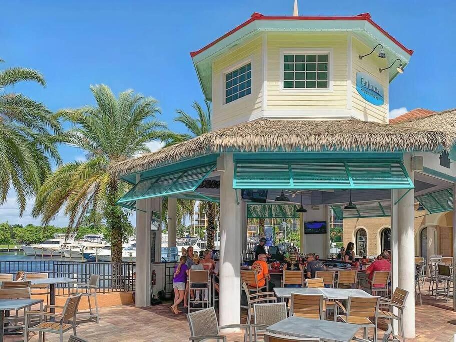 Luxury At Cape Harbour Marina, Water Views! Cape Coral